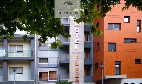 Co.W. Auri Plaza